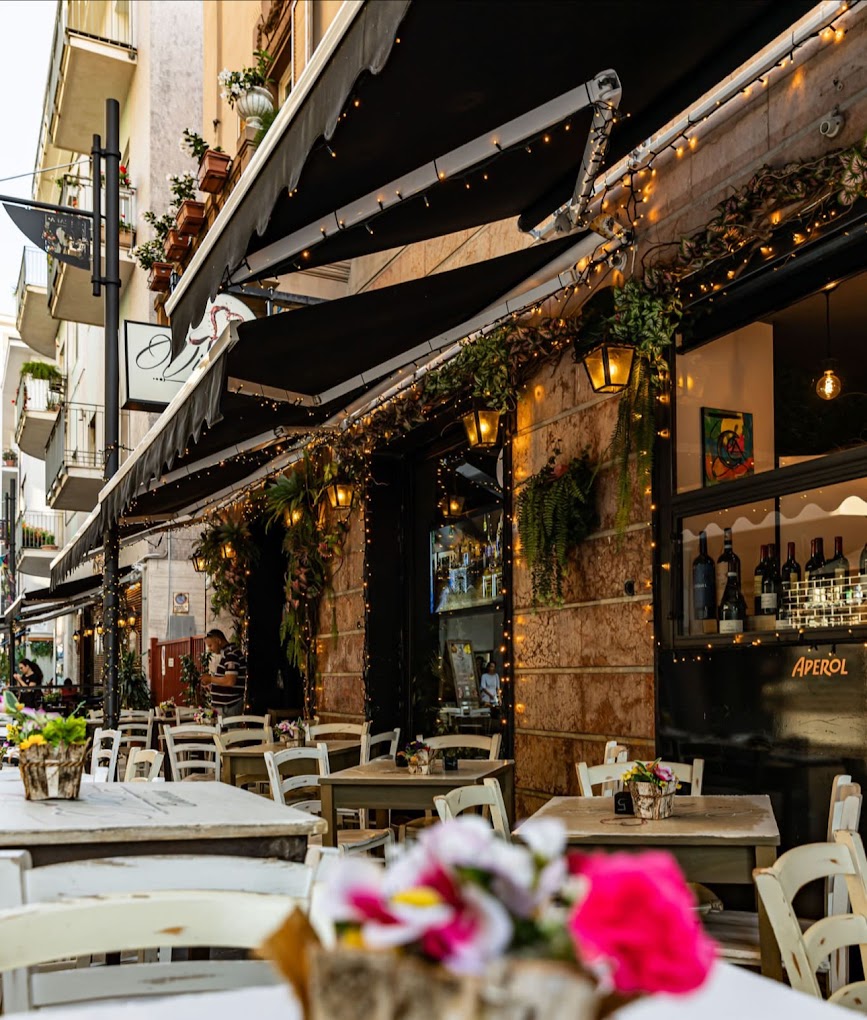 Wine bar atmosphere